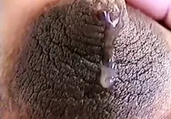 Roxxiberri lecca Squirting con le video porno amatoriale trans dita