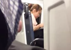 Occupato milf bionda trans amatoriali italiani in calze