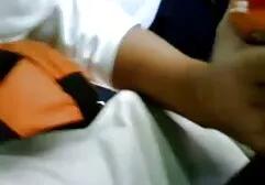 La figa e la bocca trans amatoriale di Betty sono attaccate da Aste