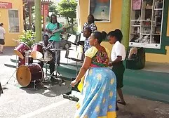 L'esportazione Cubana trans amatoriali video sfrega il suo vibratore fino all'orgasmo bagnato