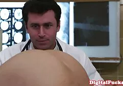 BANGBROS-Spa bianco mentre porno trans amatoriali italiani ha fotografato le sue grandi tette!