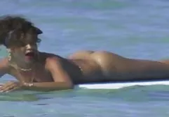 Busty Bumblebee video amatoriali transex babe gioca con il suo grosso cazzo