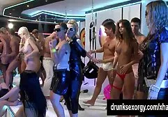 Masturbazione e masturbazione video porno amatoriale trans in auto
