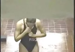 Carino Tinka Lova in piscina video porno amatoriale trans