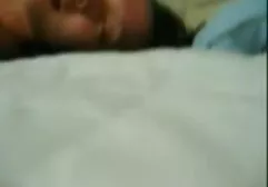 Femdom Destiny Reed pegging Hubby lo fa mangiare trans italiana amatoriale il suo sperma dal bicchiere.
