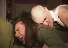 Tinka fa guardare il suo fidanzato mentre viene scopata analmente nel video porno trans amatoriali italiani culo!