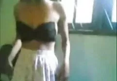 Calda ragazza sexy fa porno trans amatoriale qualcosa lì